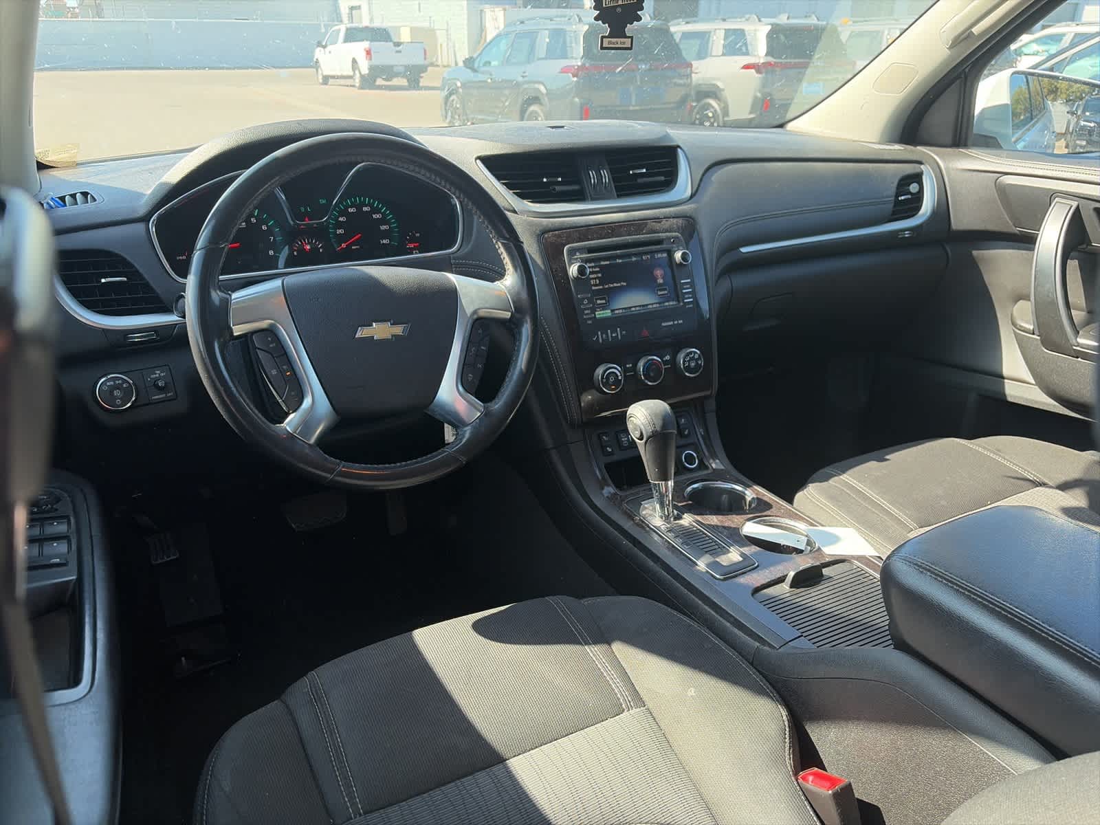 Thumbnail: 2017 Chevrolet Traverse - 23