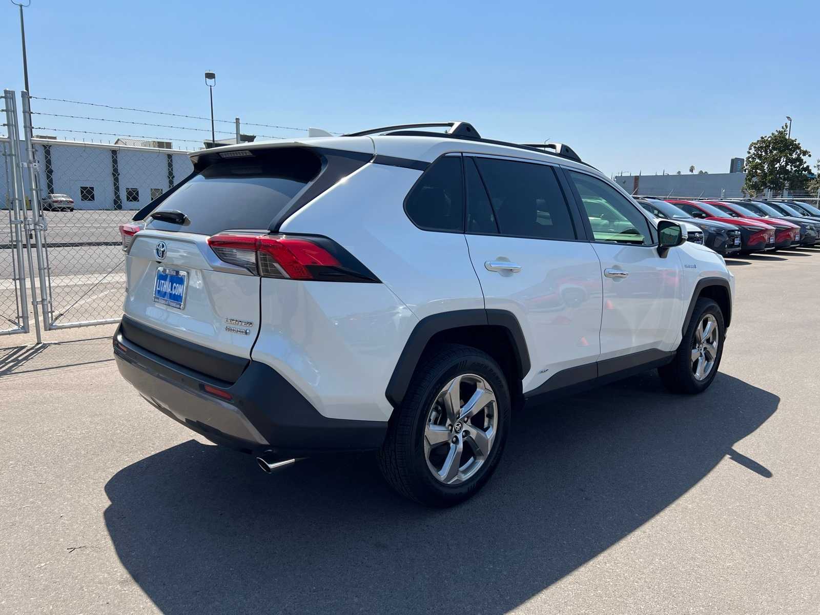 Thumbnail: 2021 Toyota RAV4 - 9