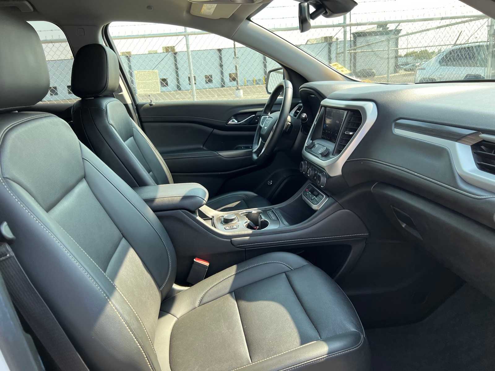 Thumbnail: 2023 GMC Acadia - 27