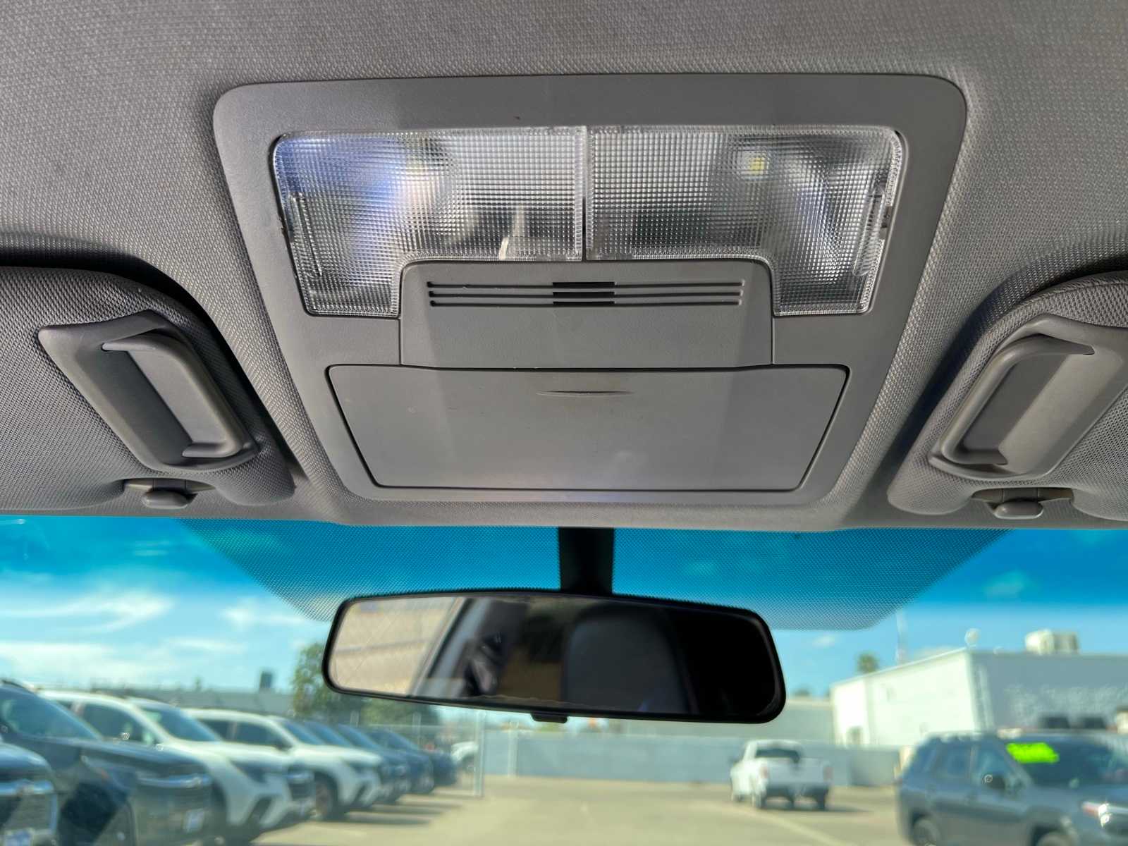 Thumbnail: 2017 Toyota Camry - 32