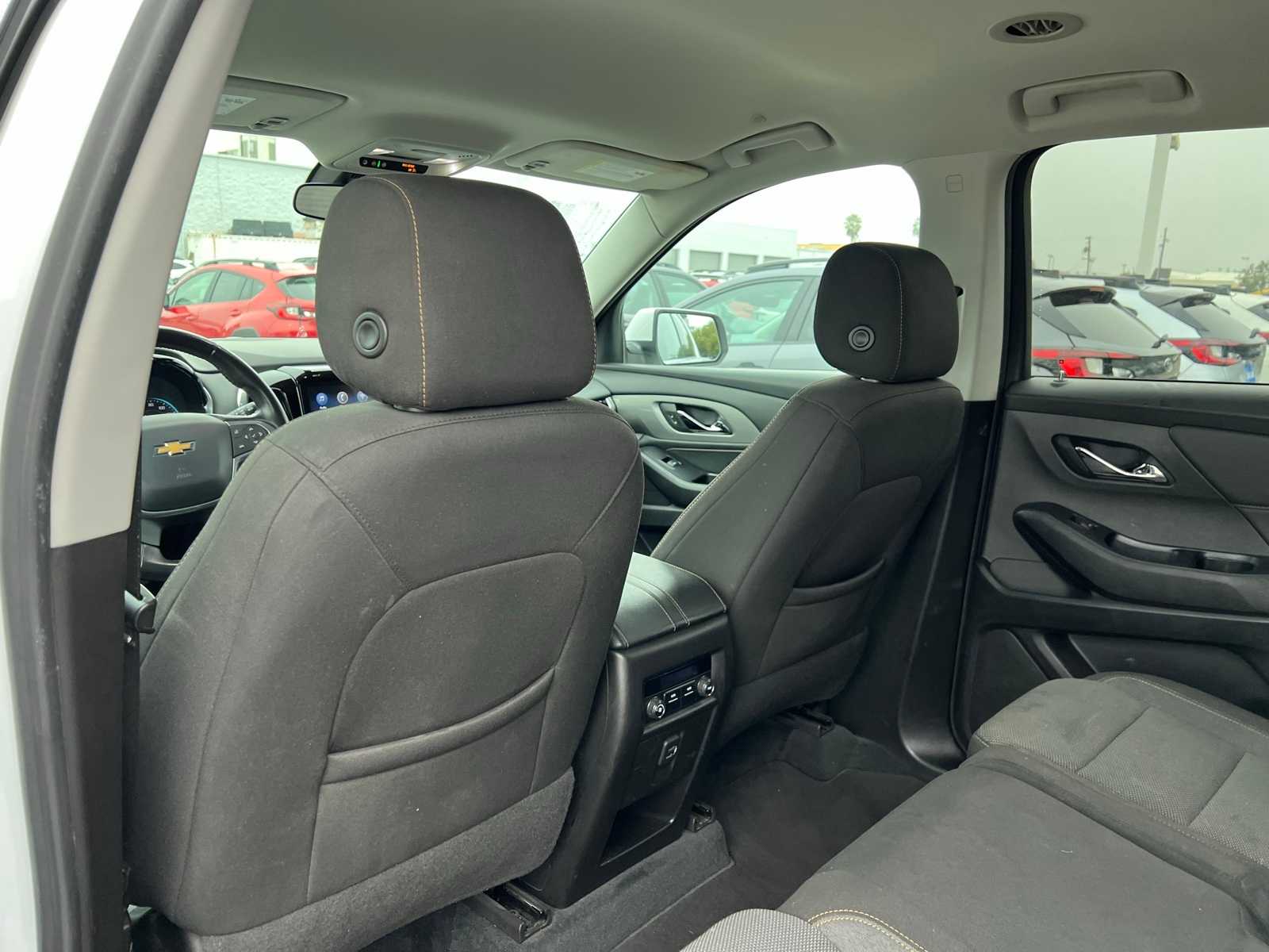 Thumbnail: 2021 Chevrolet Traverse - 17