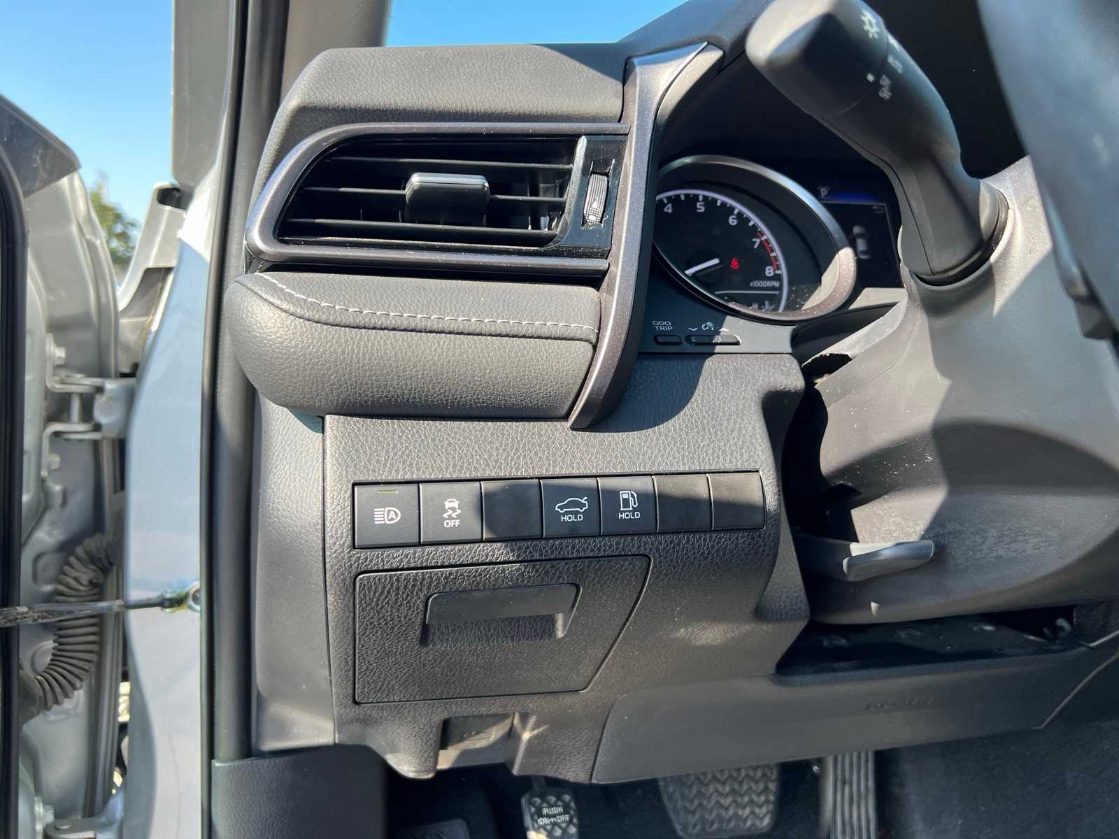 Thumbnail: 2023 Toyota Camry - 32