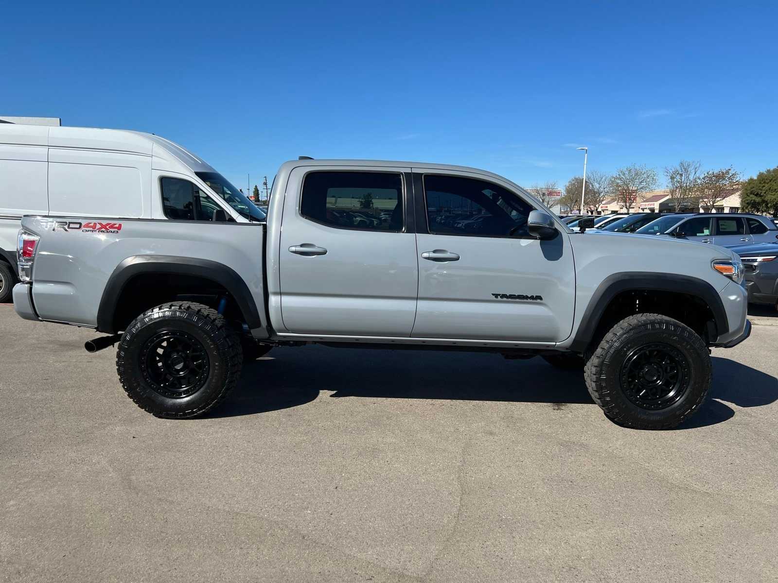 Thumbnail: 2021 Toyota Tacoma - 9