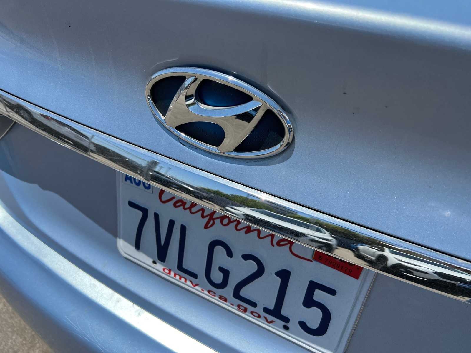 Thumbnail: 2012 Hyundai Sonata - 6