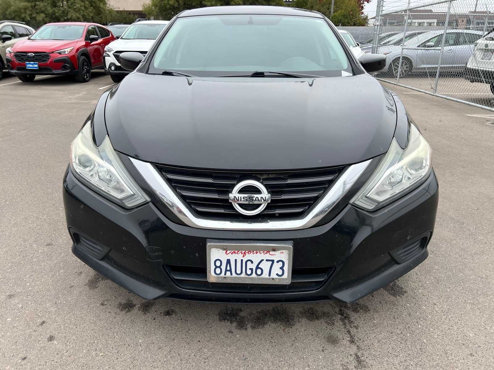 Thumbnail: 2017 Nissan Altima - 11