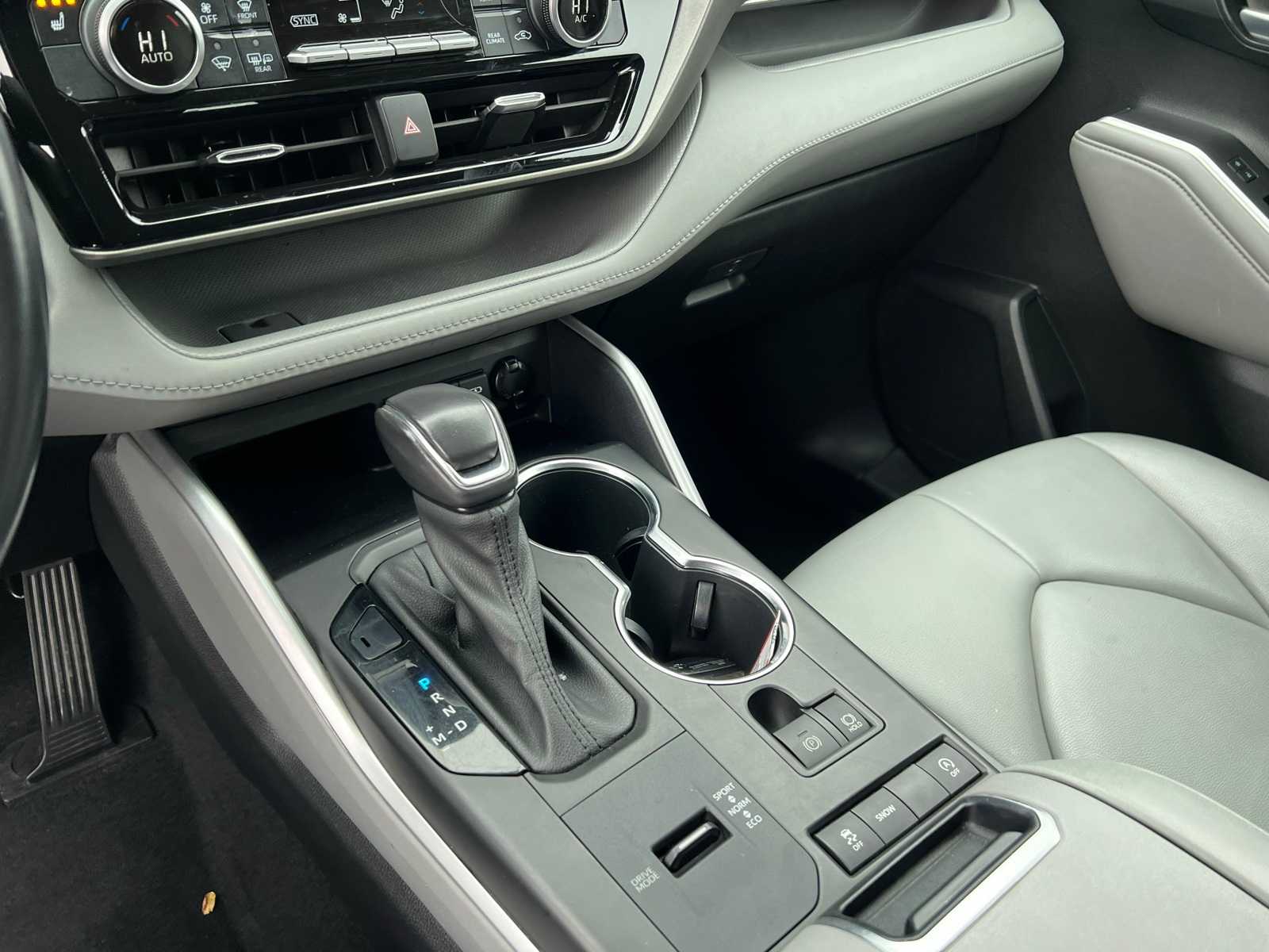 Thumbnail: 2021 Toyota Highlander - 42