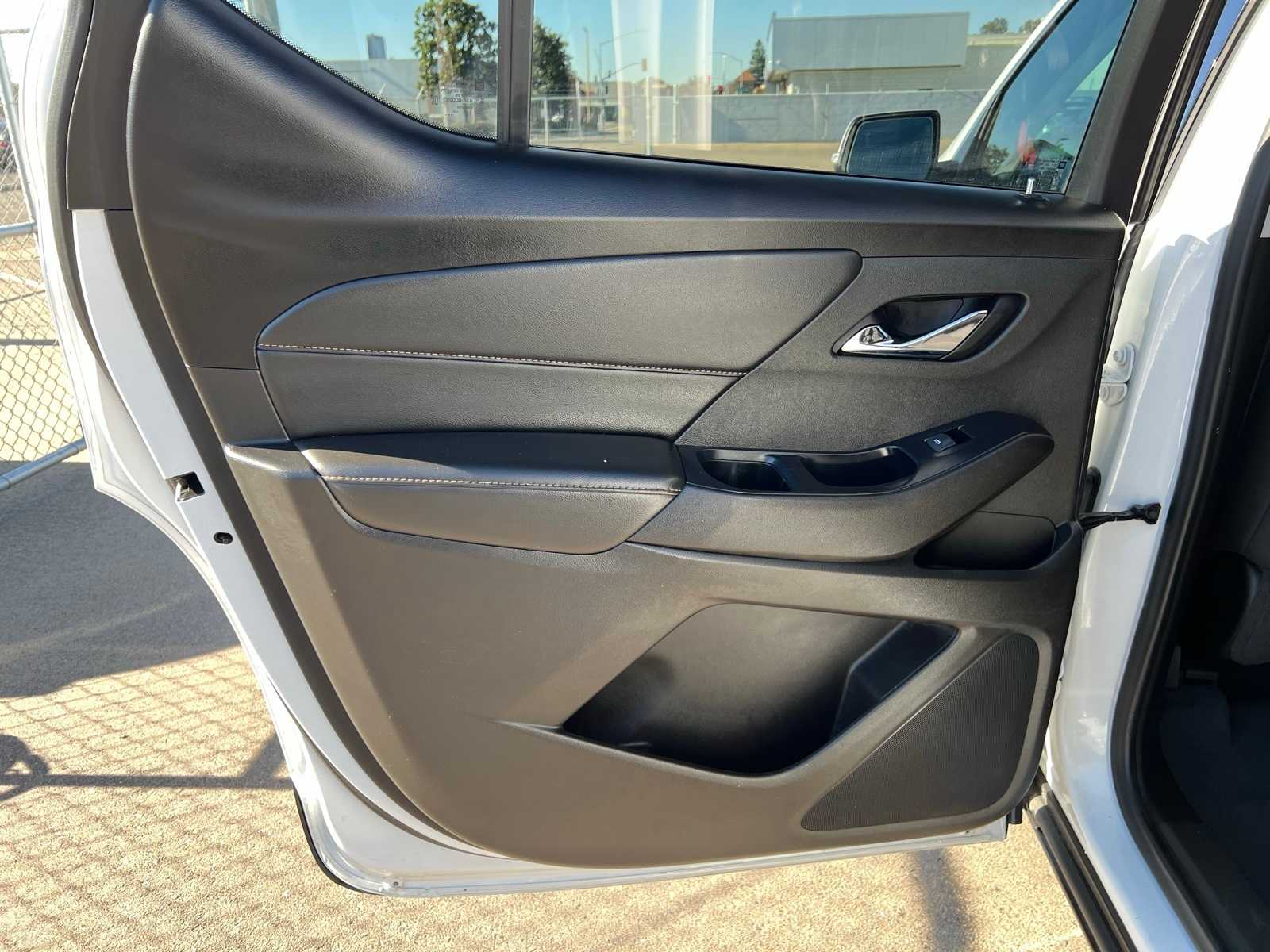 Thumbnail: 2021 Chevrolet Traverse - 20