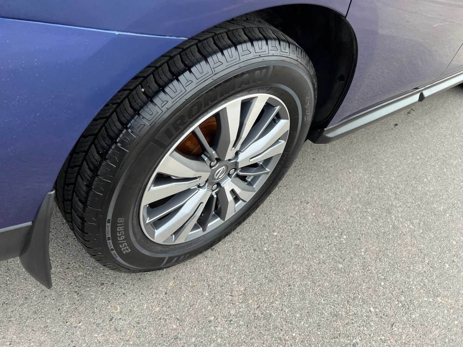 Thumbnail: 2020 Nissan Pathfinder - 20