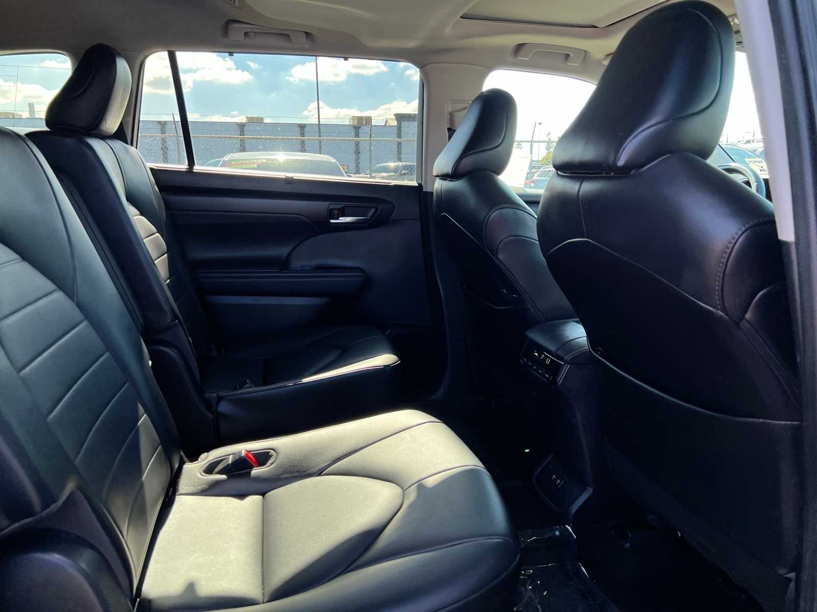 Thumbnail: 2021 Toyota Highlander - 24