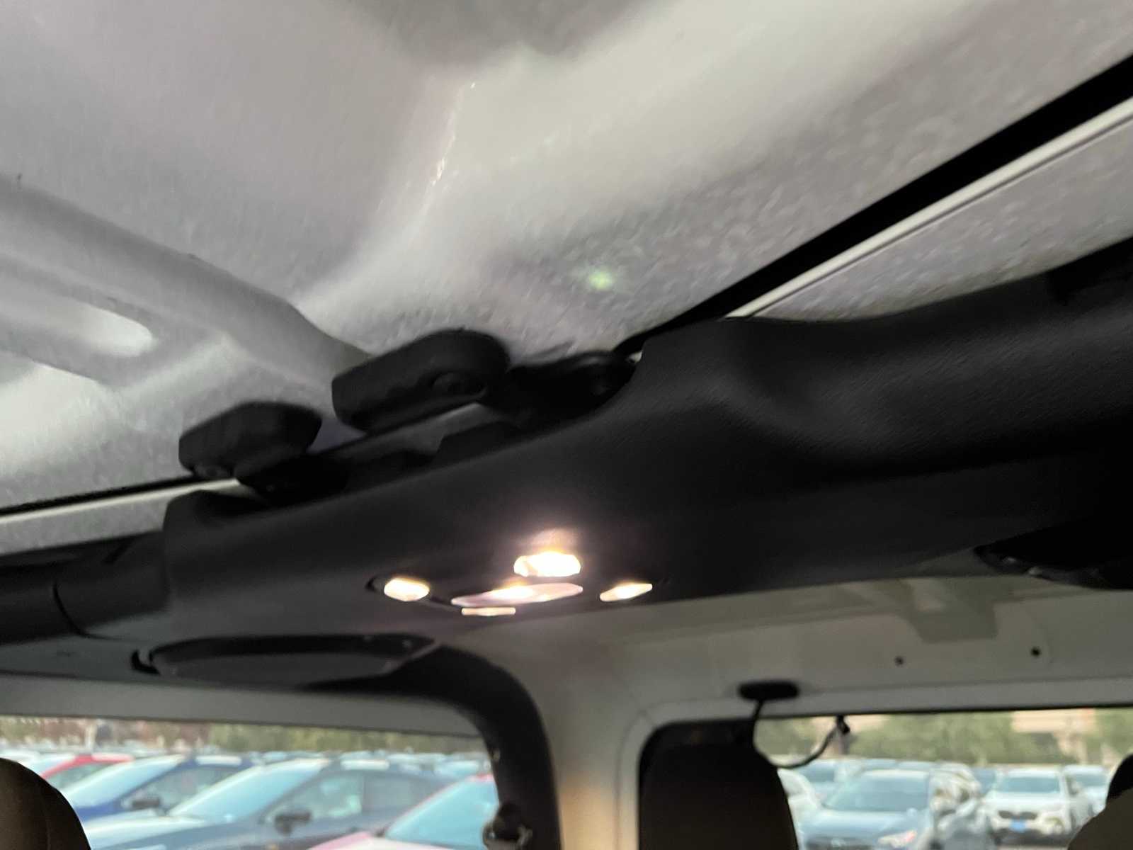 Thumbnail: 2020 Jeep Wrangler - 33