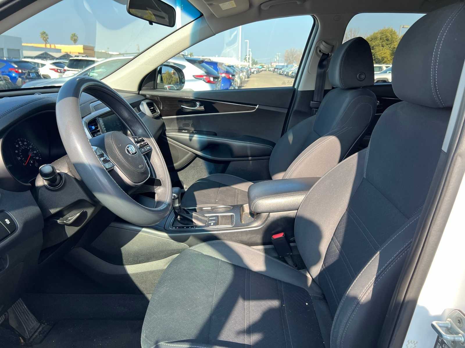 Thumbnail: 2019 Kia Sorento - 15