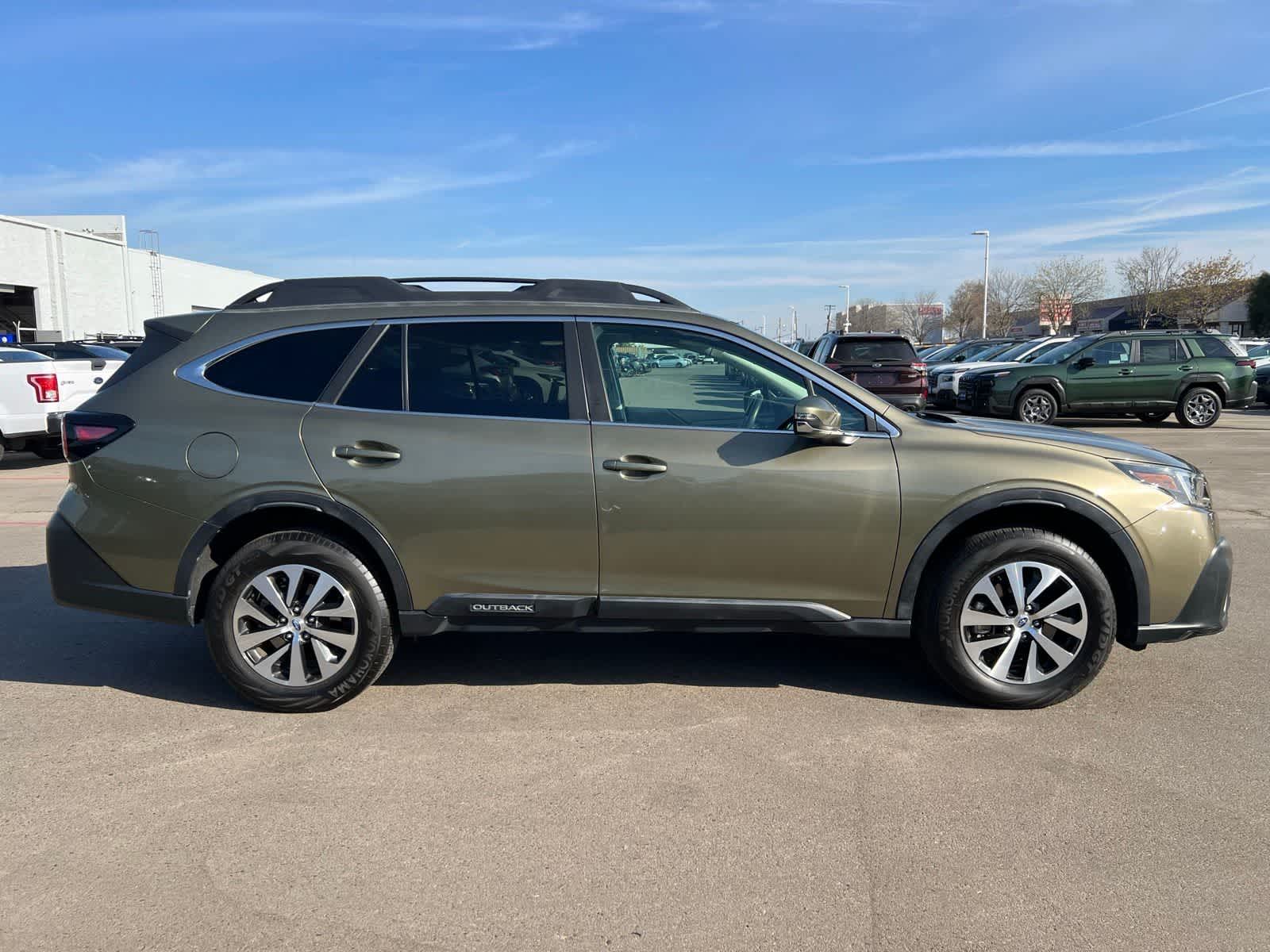 Thumbnail: 2022 Subaru Outback - 10