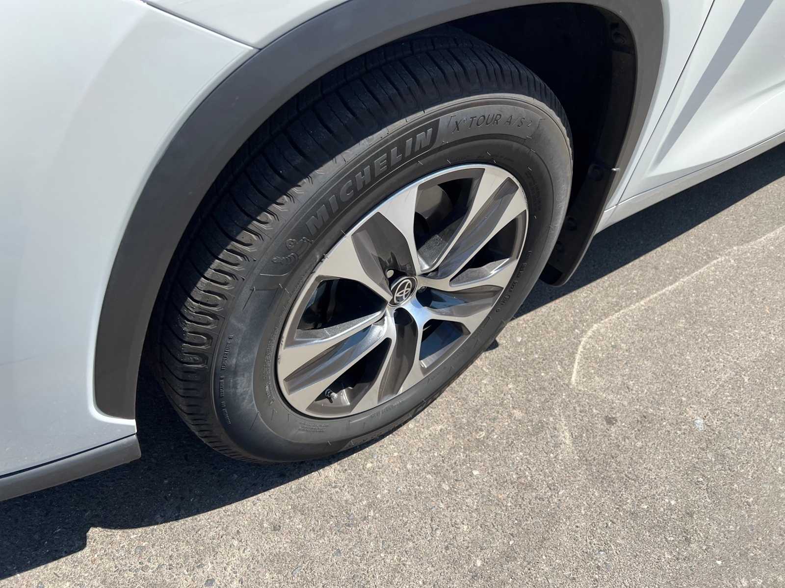 Thumbnail: 2021 Toyota Highlander - 13