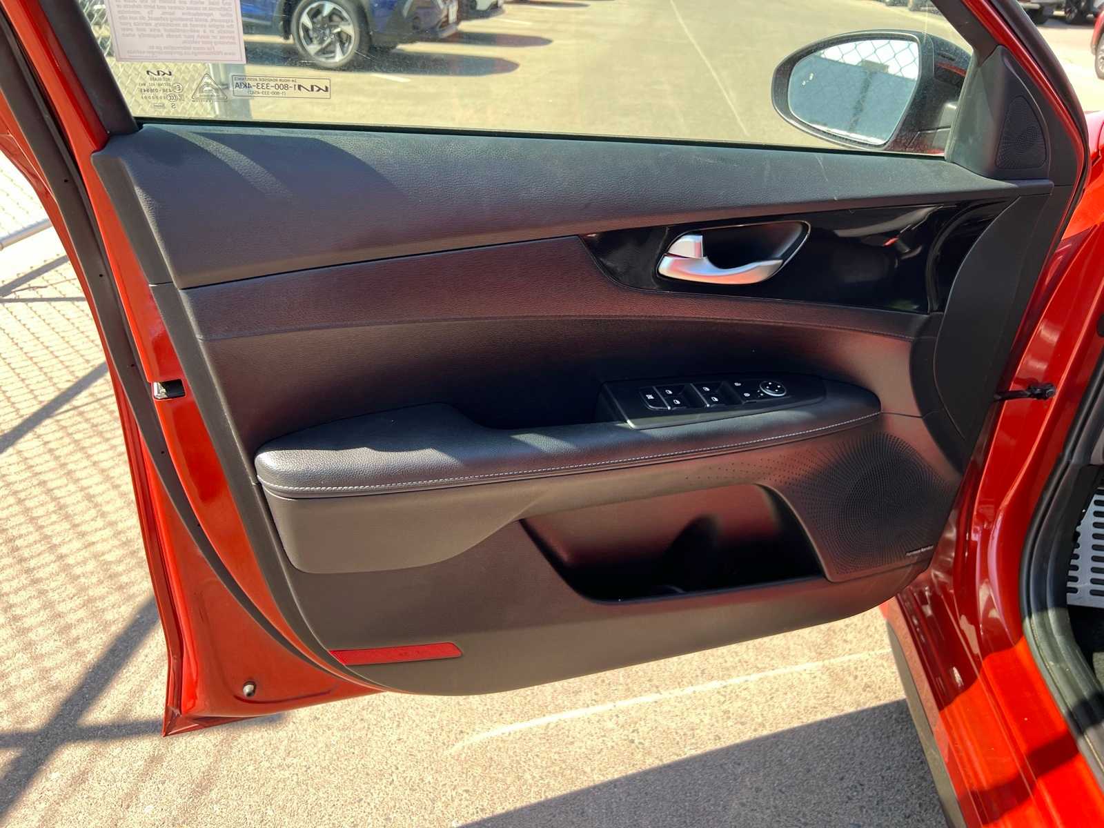 Thumbnail: 2023 Kia Forte - 16