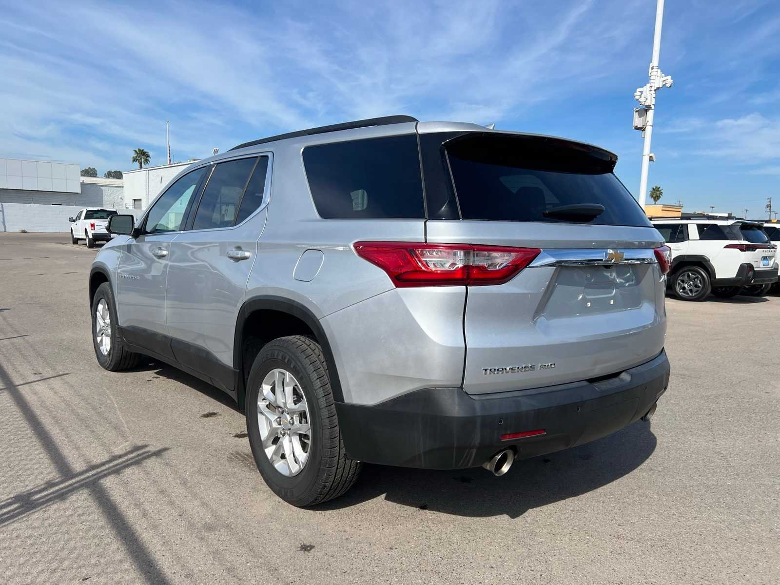 Thumbnail: 2021 Chevrolet Traverse - 3