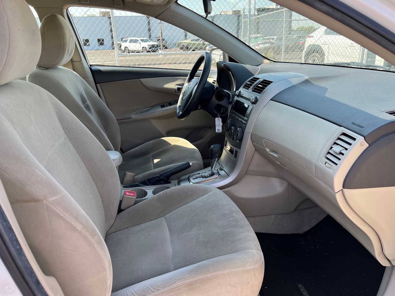 Thumbnail: 2011 Toyota Corolla - 27