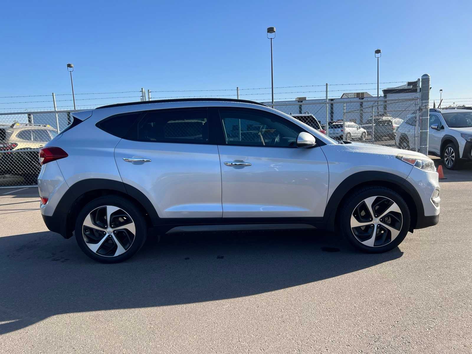Thumbnail: 2016 Hyundai Tucson - 8