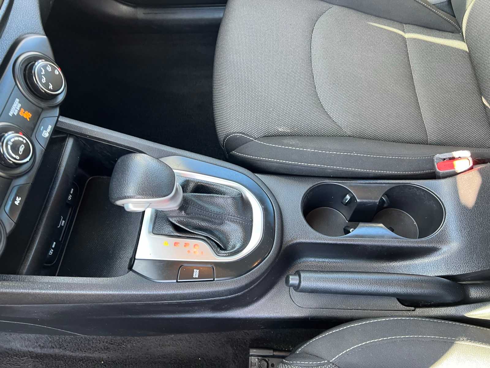 Thumbnail: 2023 Kia Forte - 38