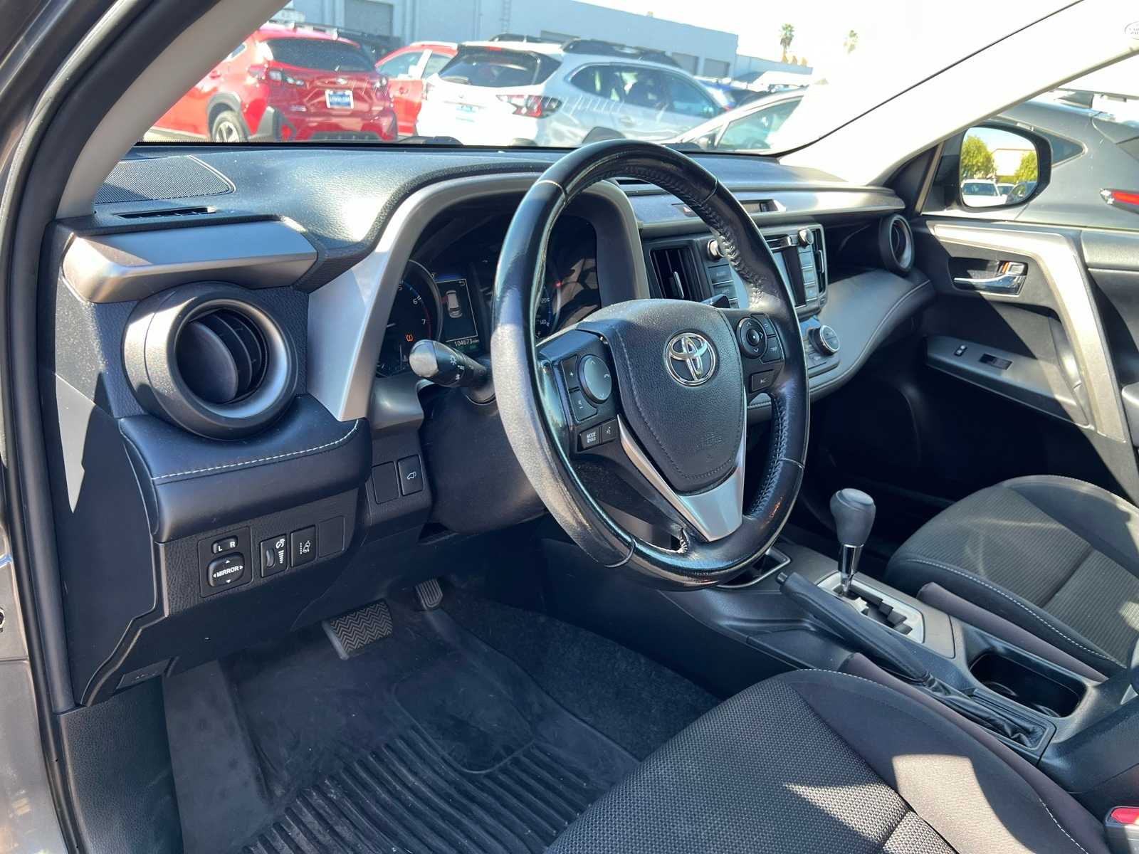 Thumbnail: 2018 Toyota RAV4 - 14