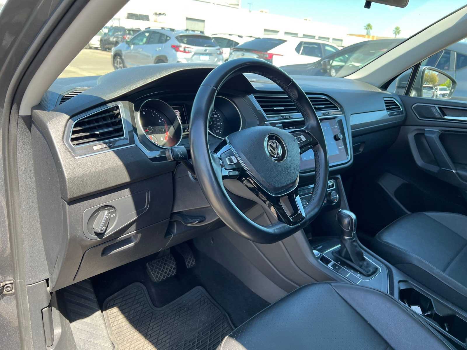 2018 Volkswagen Tiguan SE 14