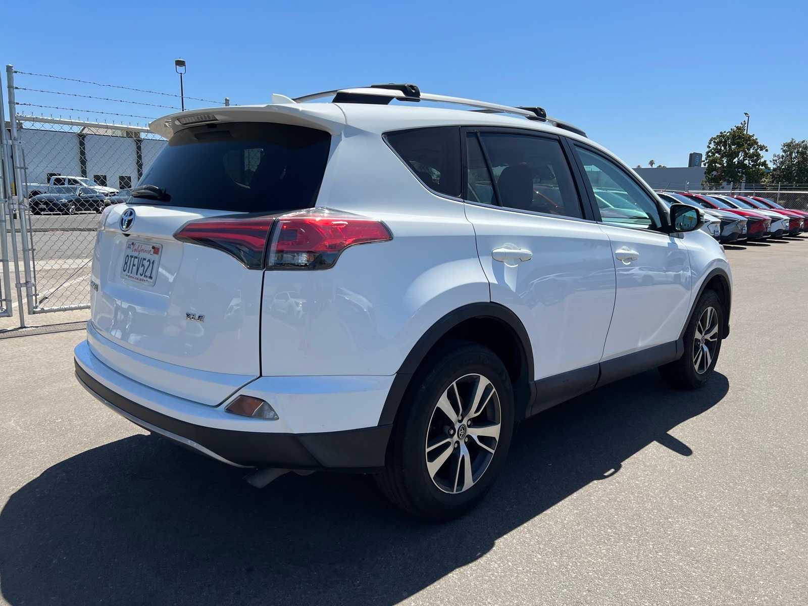 Thumbnail: 2017 Toyota RAV4 - 9