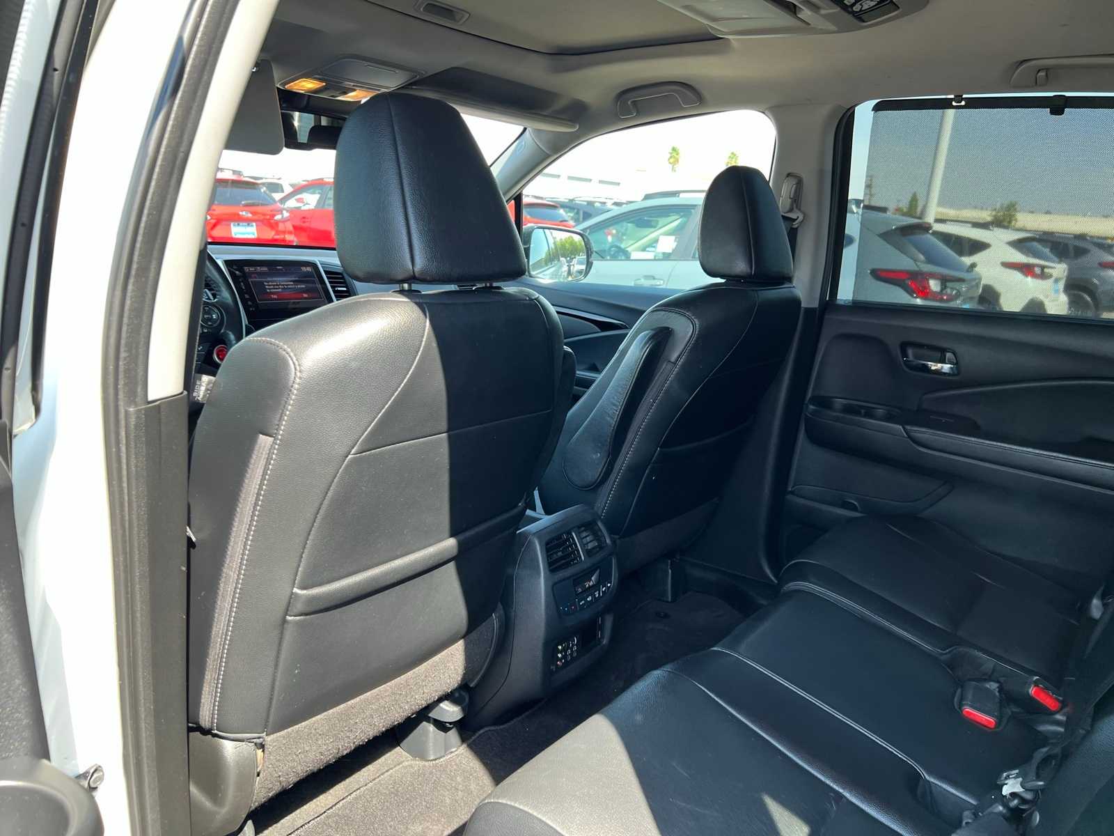 Thumbnail: 2018 Honda Pilot - 18