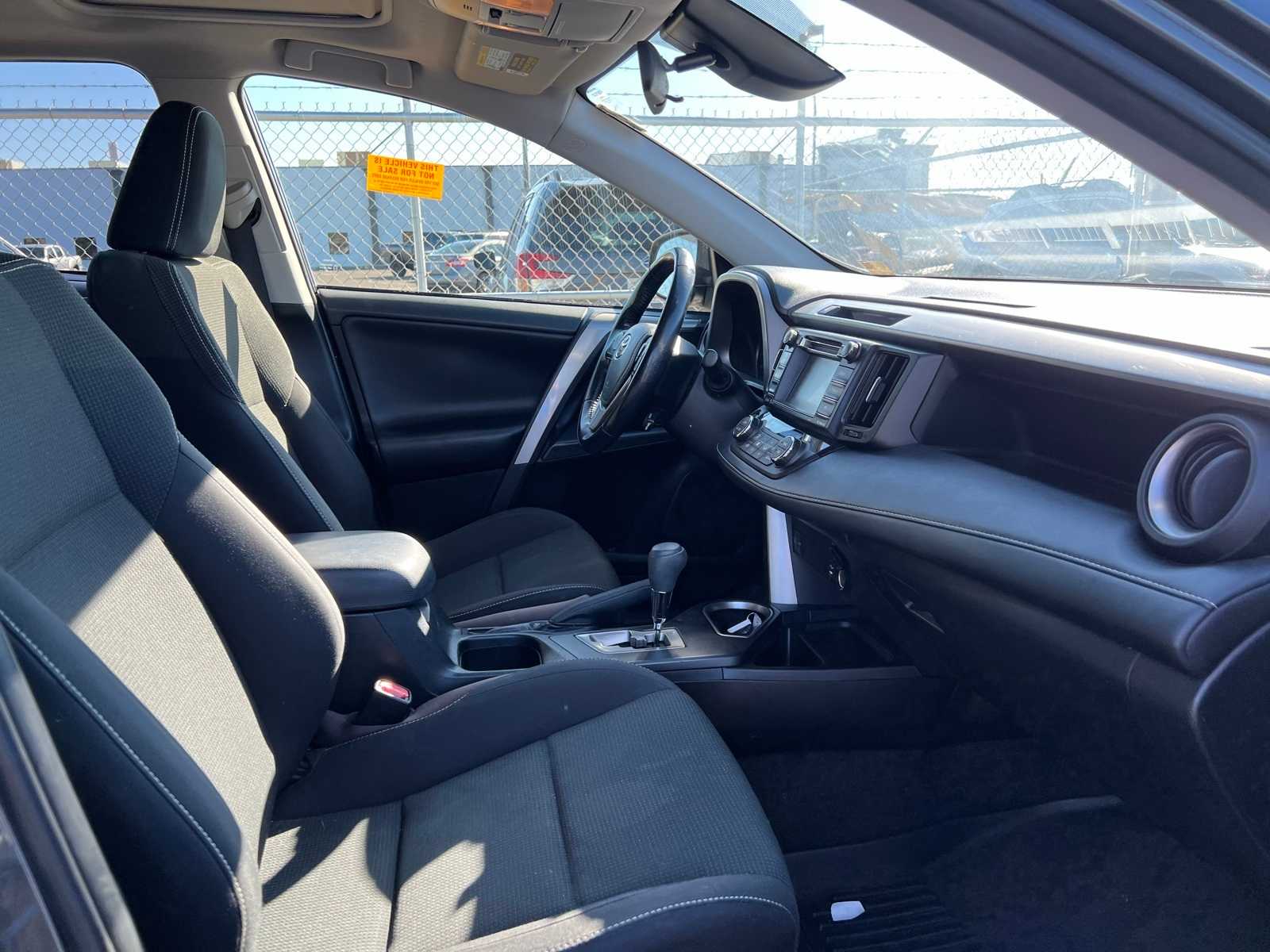 Thumbnail: 2018 Toyota RAV4 - 27