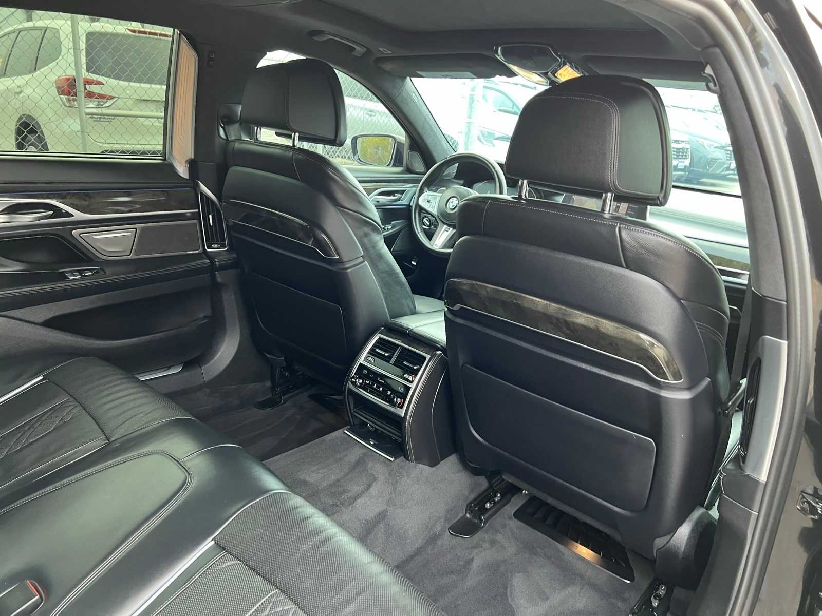 Thumbnail: 2021 BMW 7 Series - 21