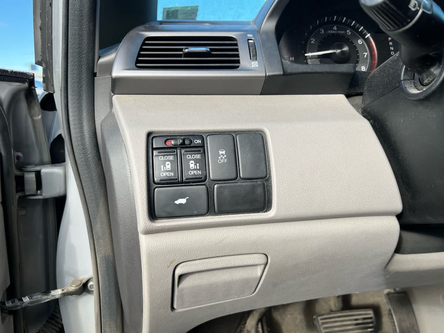 Thumbnail: 2013 Honda Odyssey - 28