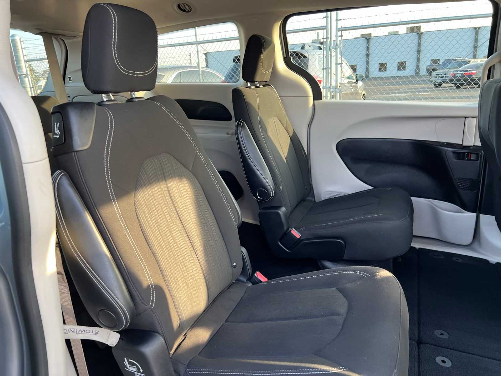 Thumbnail: 2023 Chrysler Voyager - 22