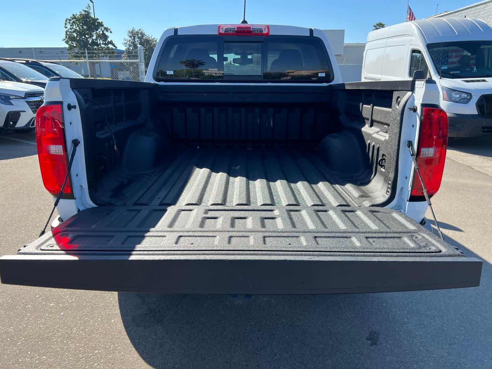 Thumbnail: 2022 Chevrolet Colorado - 8