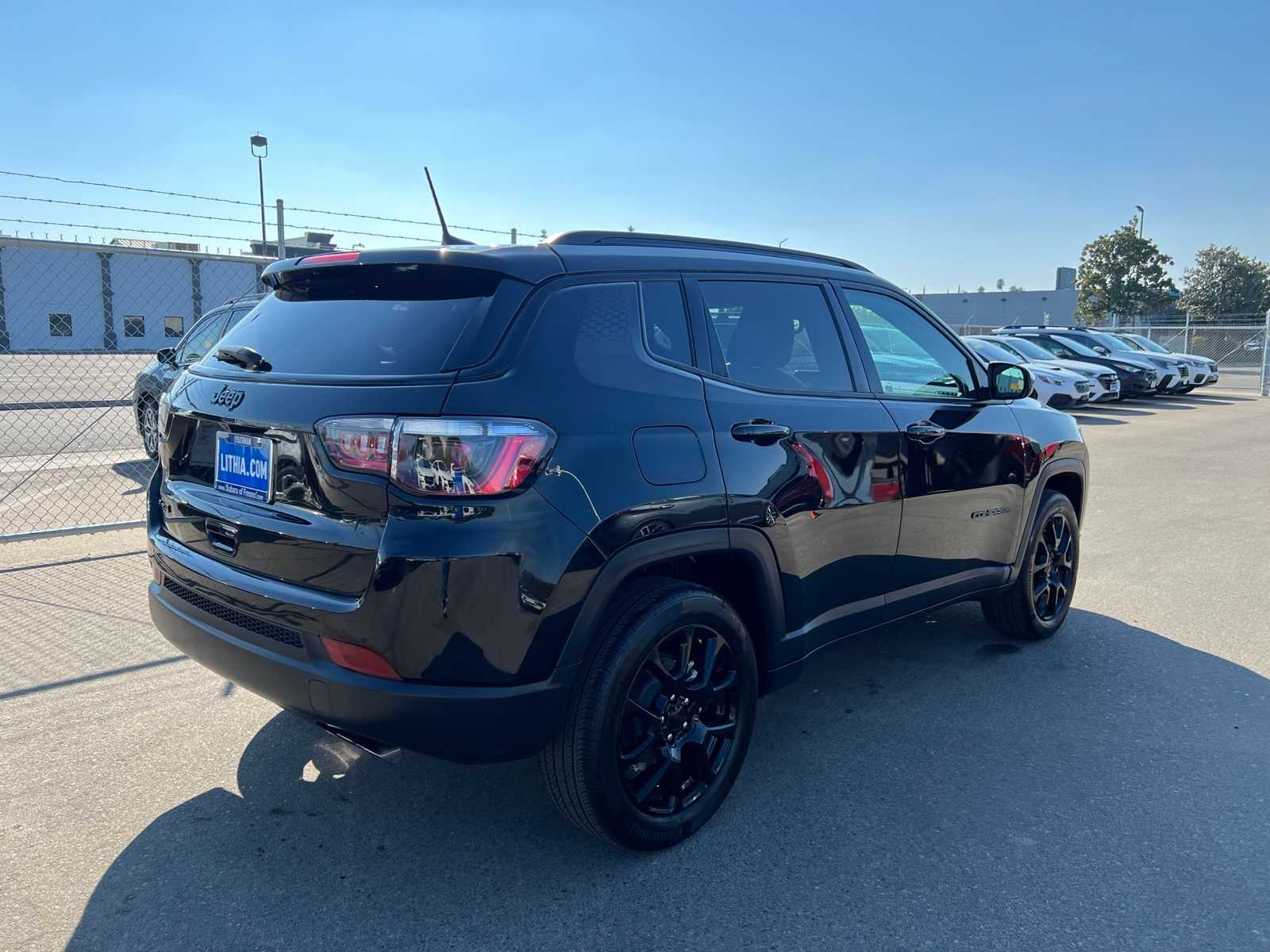 Thumbnail: 2022 Jeep Compass - 8