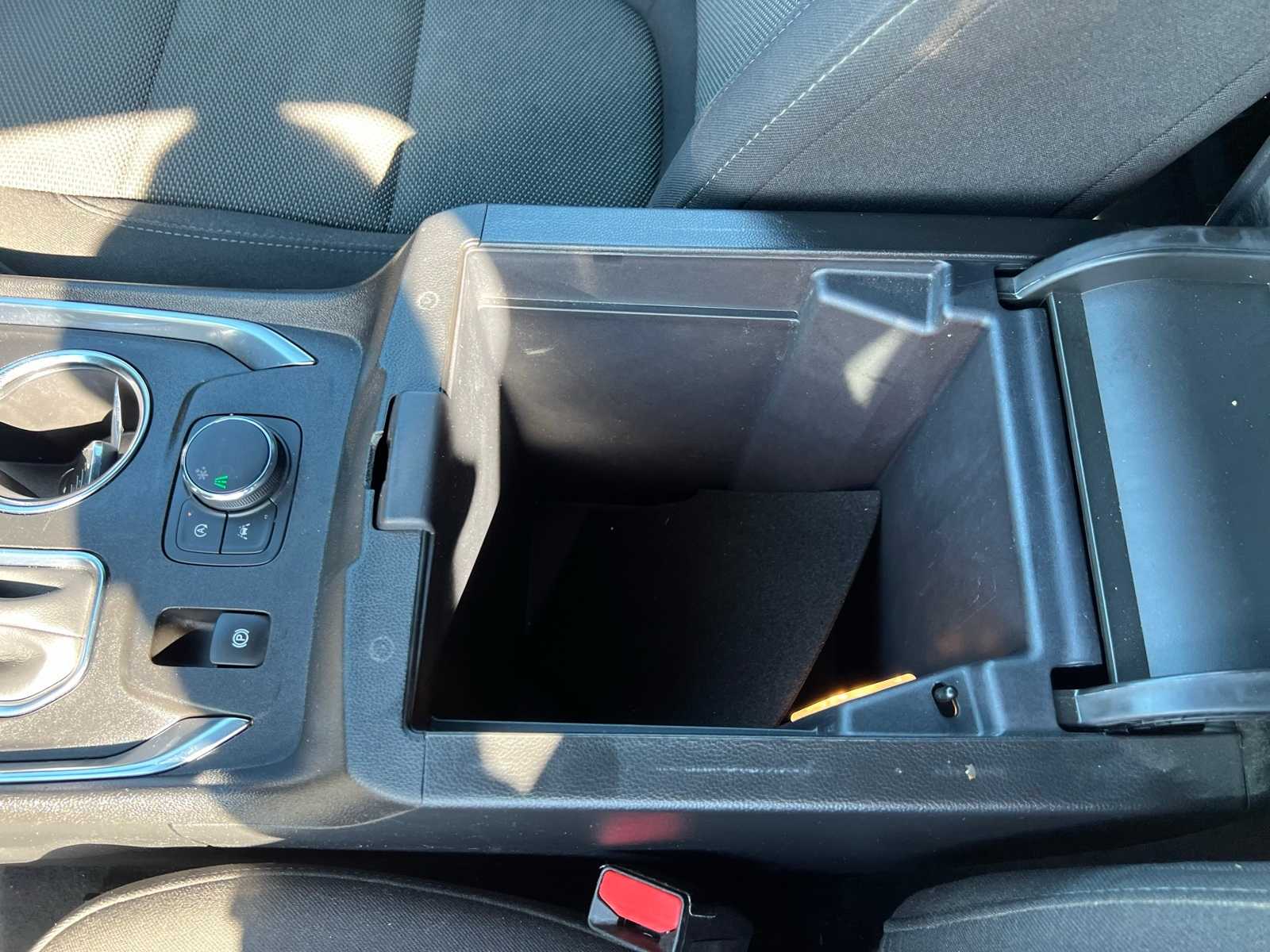 Thumbnail: 2023 Chevrolet Traverse - 41