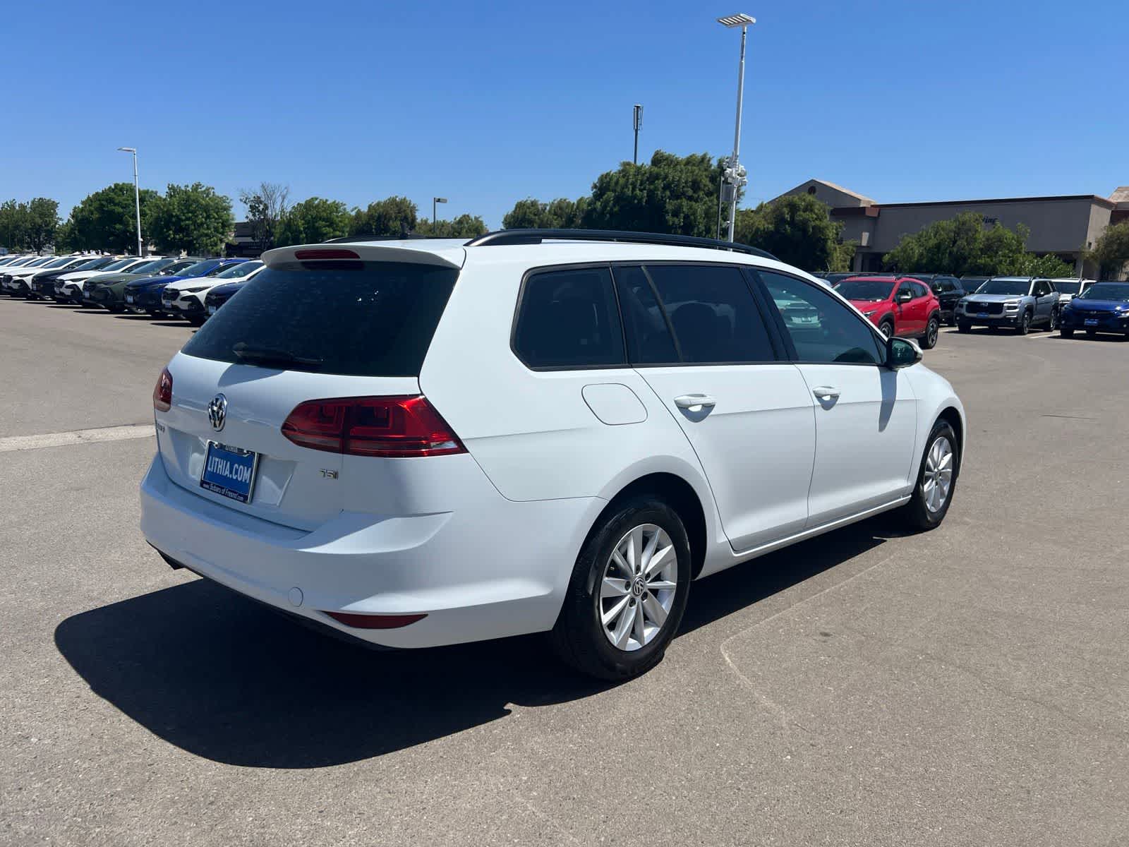 Thumbnail: 2015 Volkswagen Golf - 8