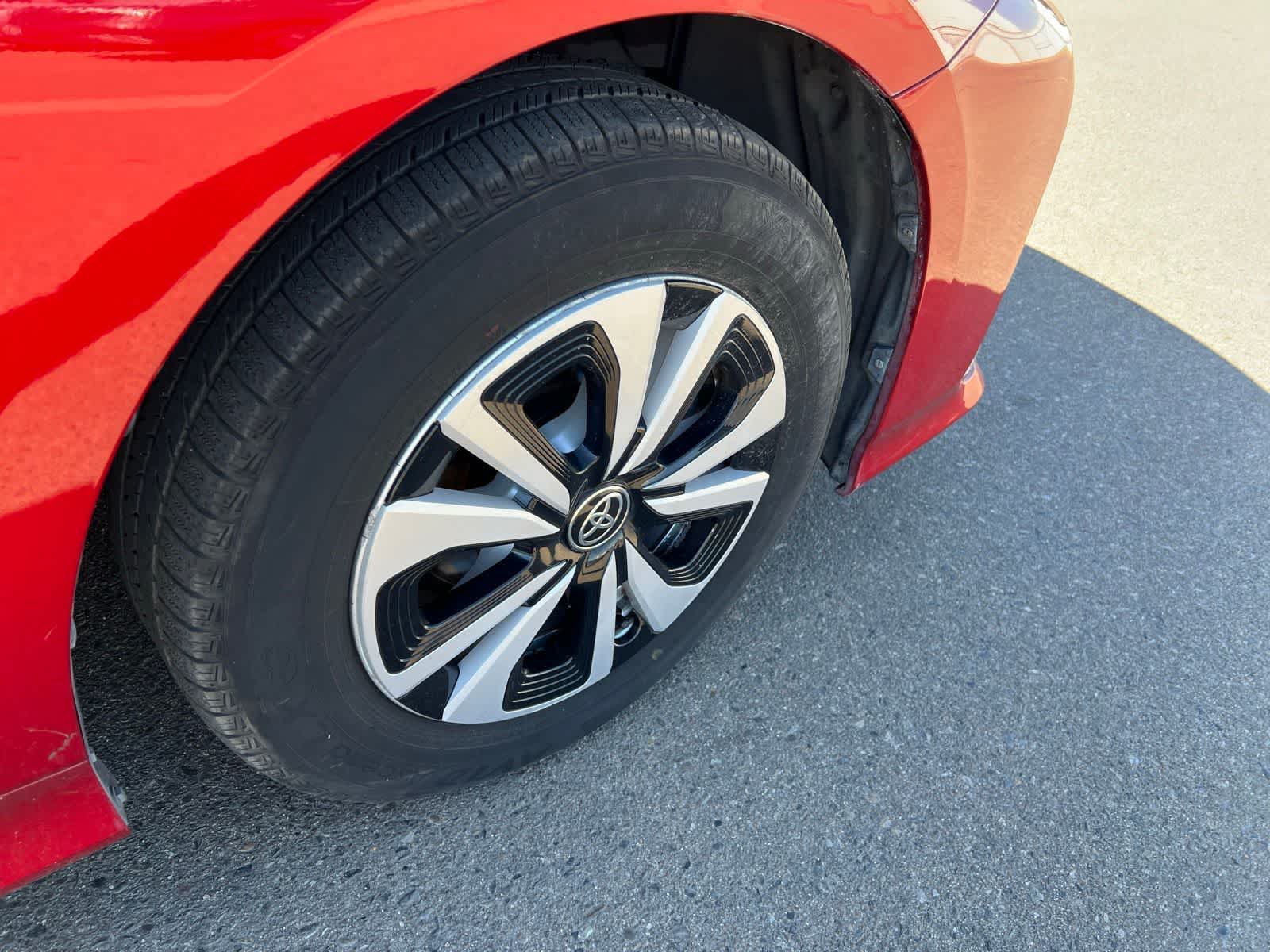 Thumbnail: 2017 Toyota Prius Prime - 24