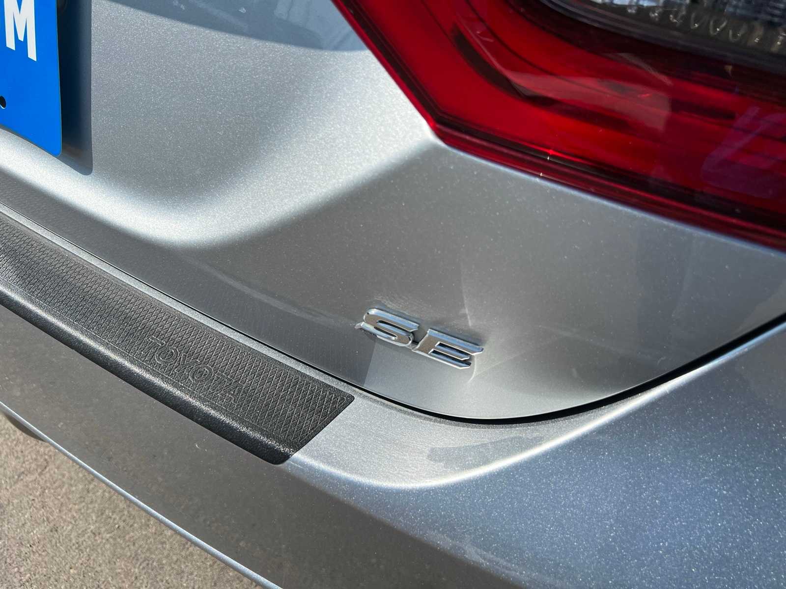 Thumbnail: 2023 Toyota Camry - 6