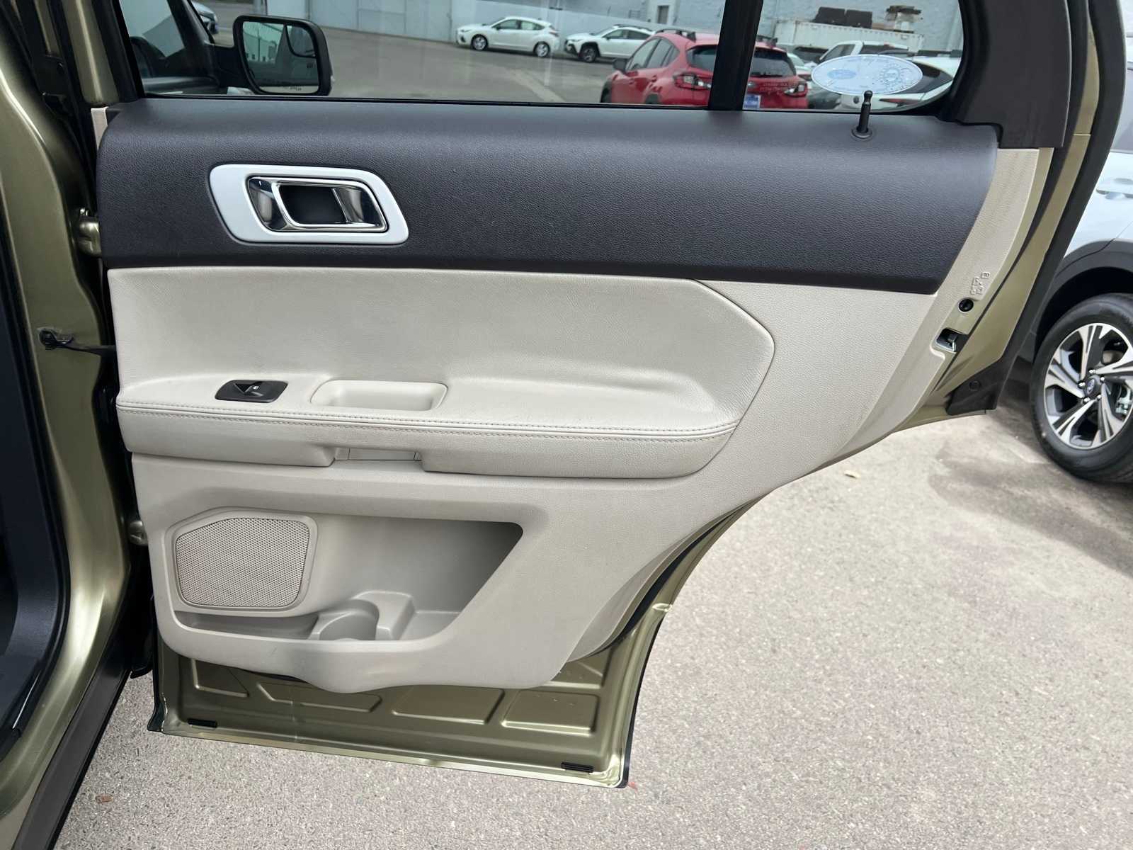 Thumbnail: 2012 Ford Explorer - 23