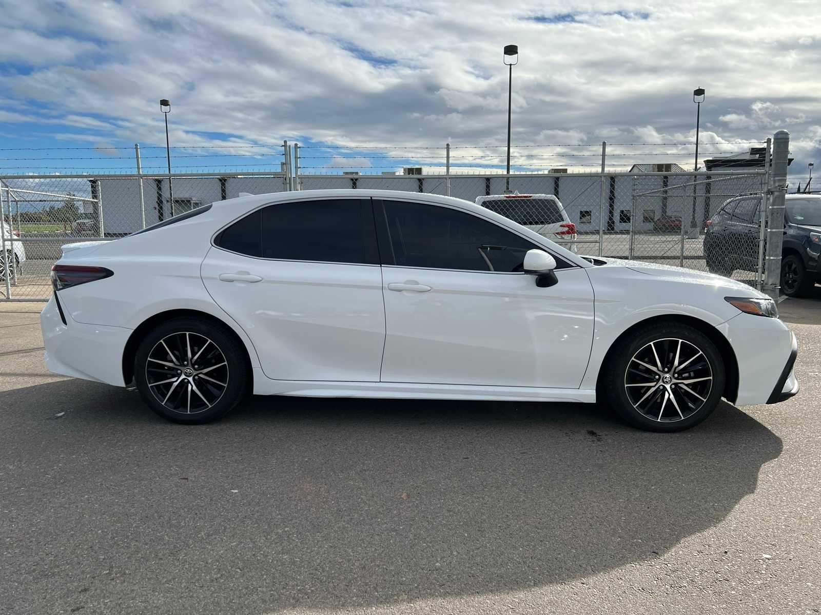 Thumbnail: 2021 Toyota Camry - 9