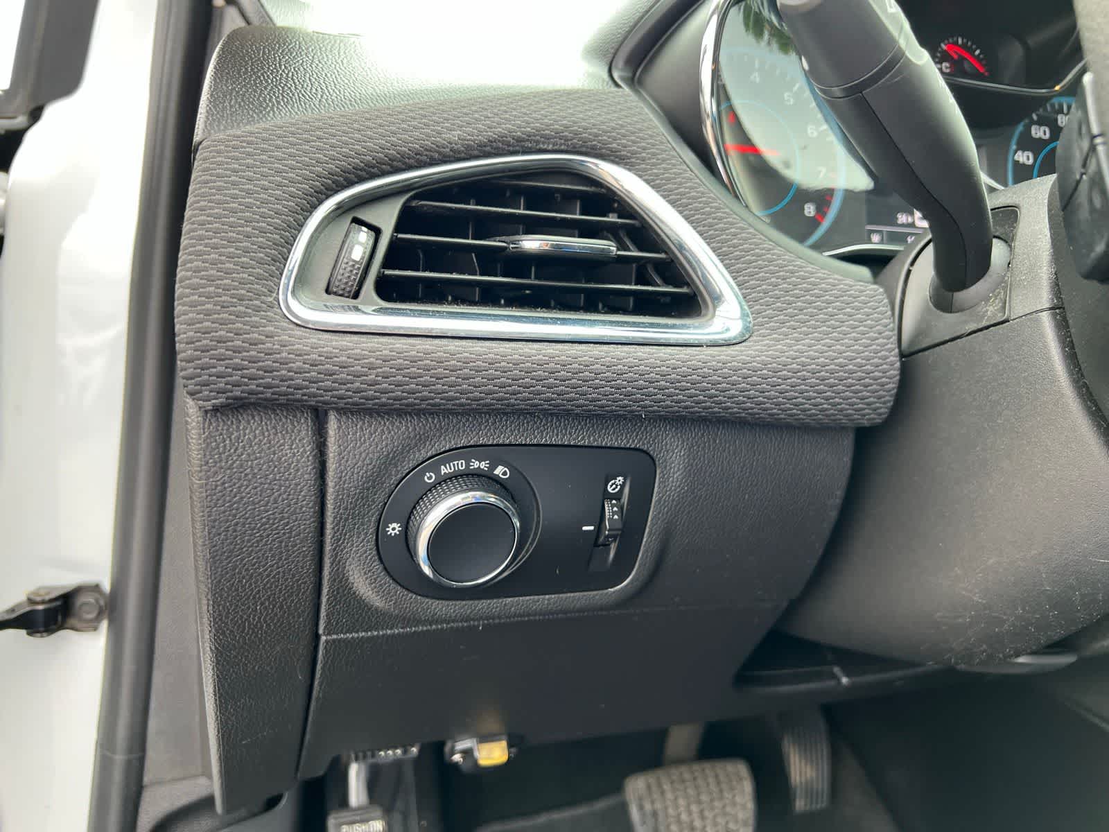 Thumbnail: 2016 Chevrolet Cruze - 33