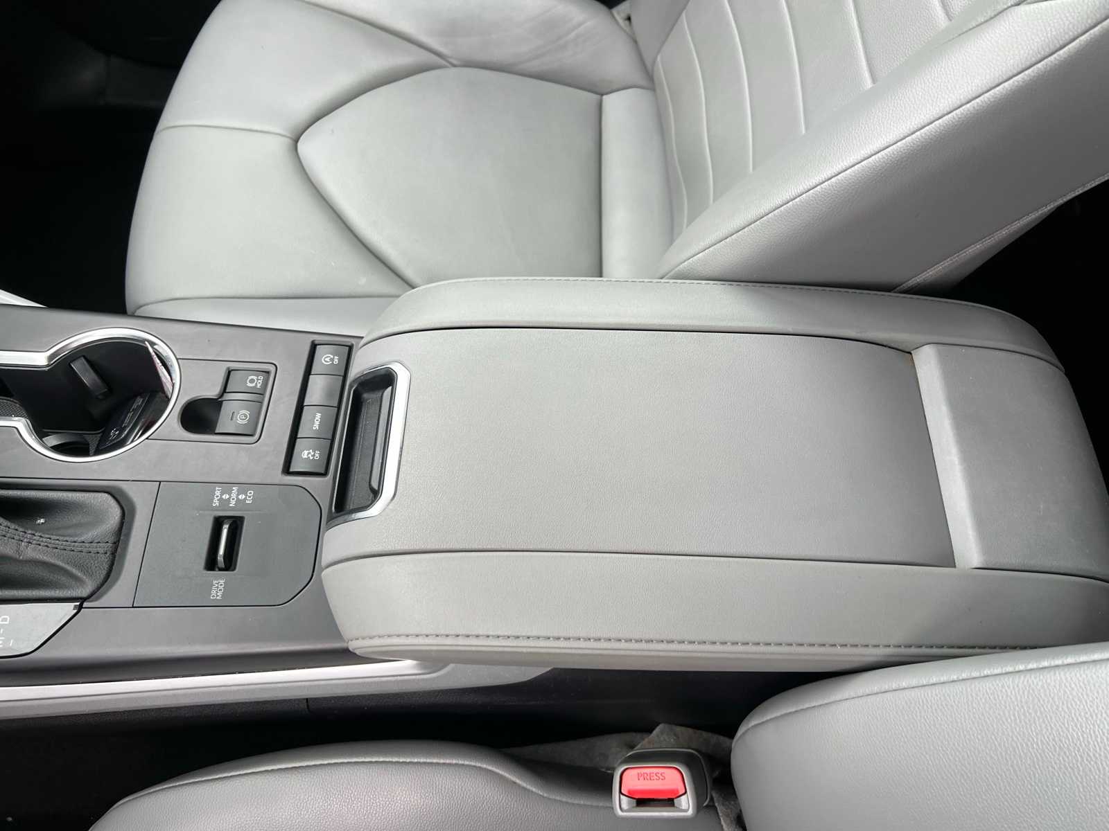 Thumbnail: 2021 Toyota Highlander - 40