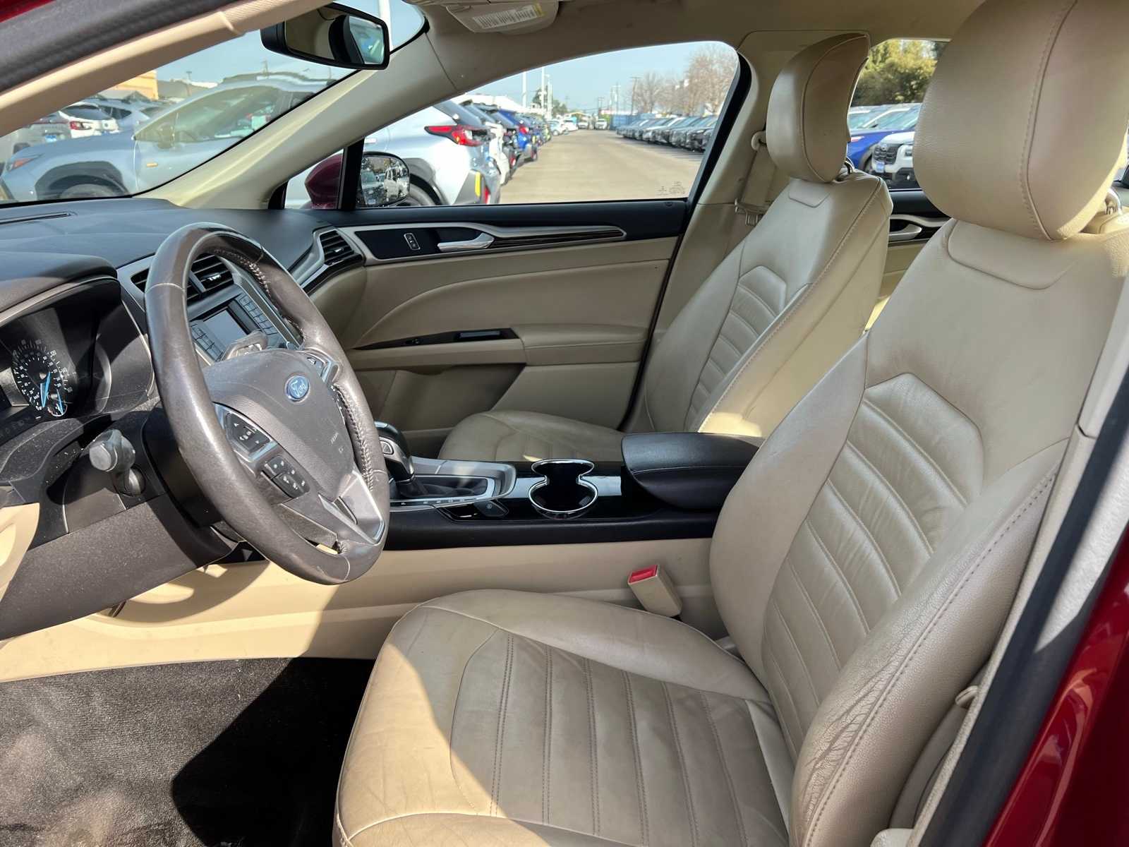 Thumbnail: 2015 Ford Fusion - 15