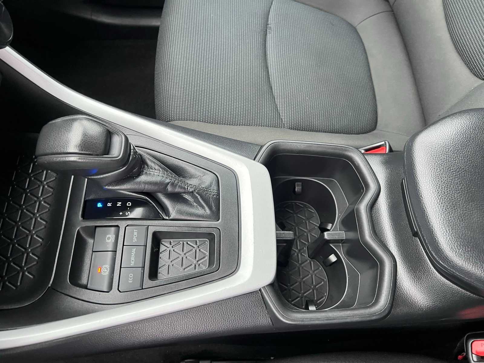 Thumbnail: 2022 Toyota RAV4 - 39