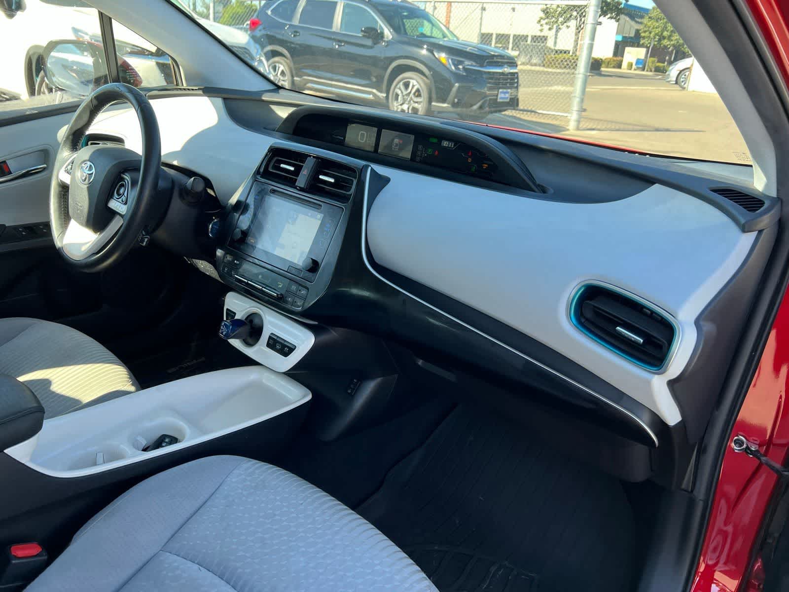 Thumbnail: 2017 Toyota Prius Prime - 25