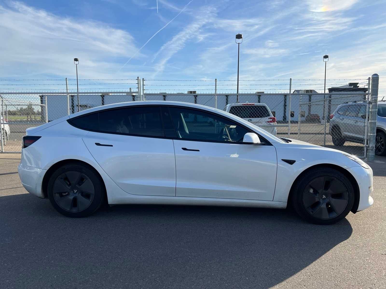 Thumbnail: 2022 Tesla Model 3 - 9