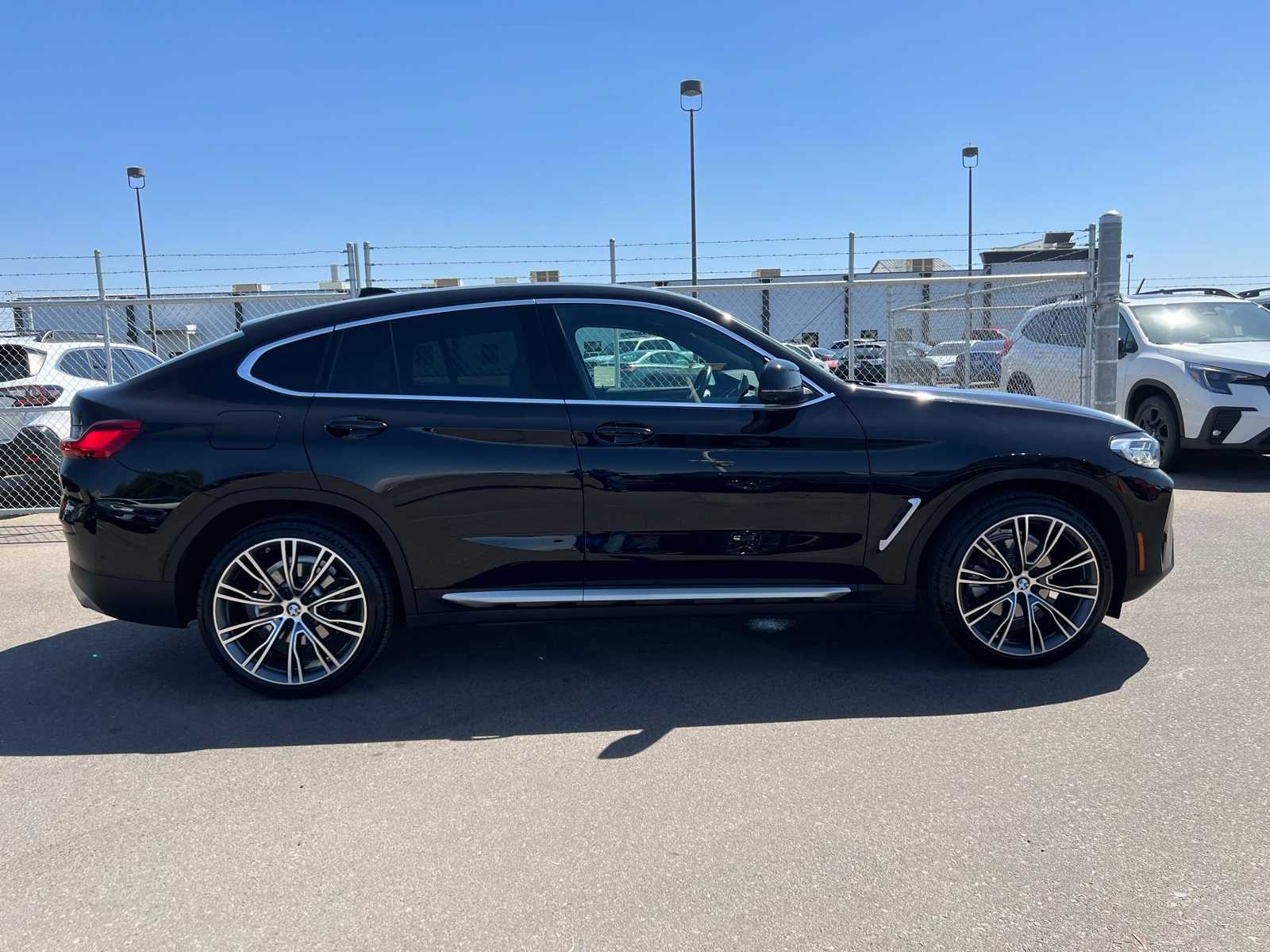 Thumbnail: 2023 BMW X4 - 10