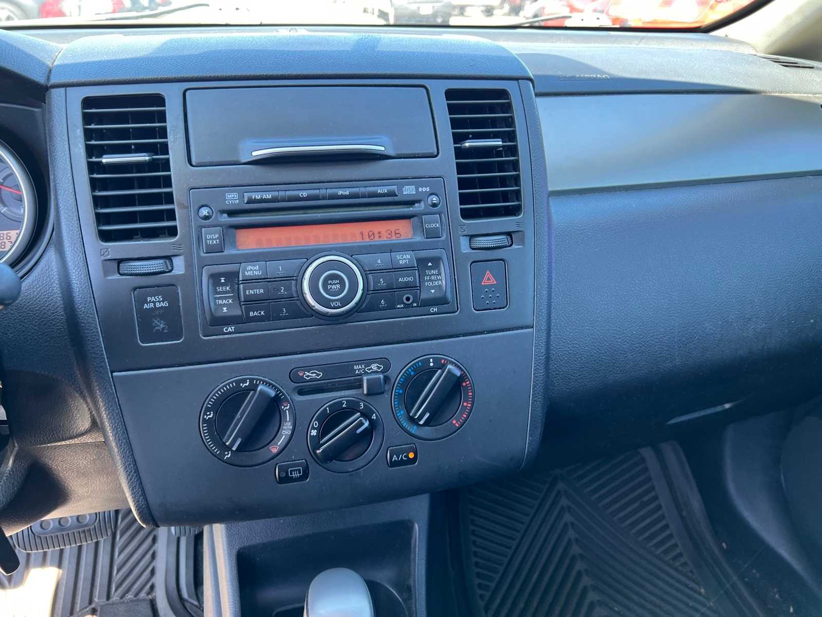 Thumbnail: 2012 Nissan Versa - 31