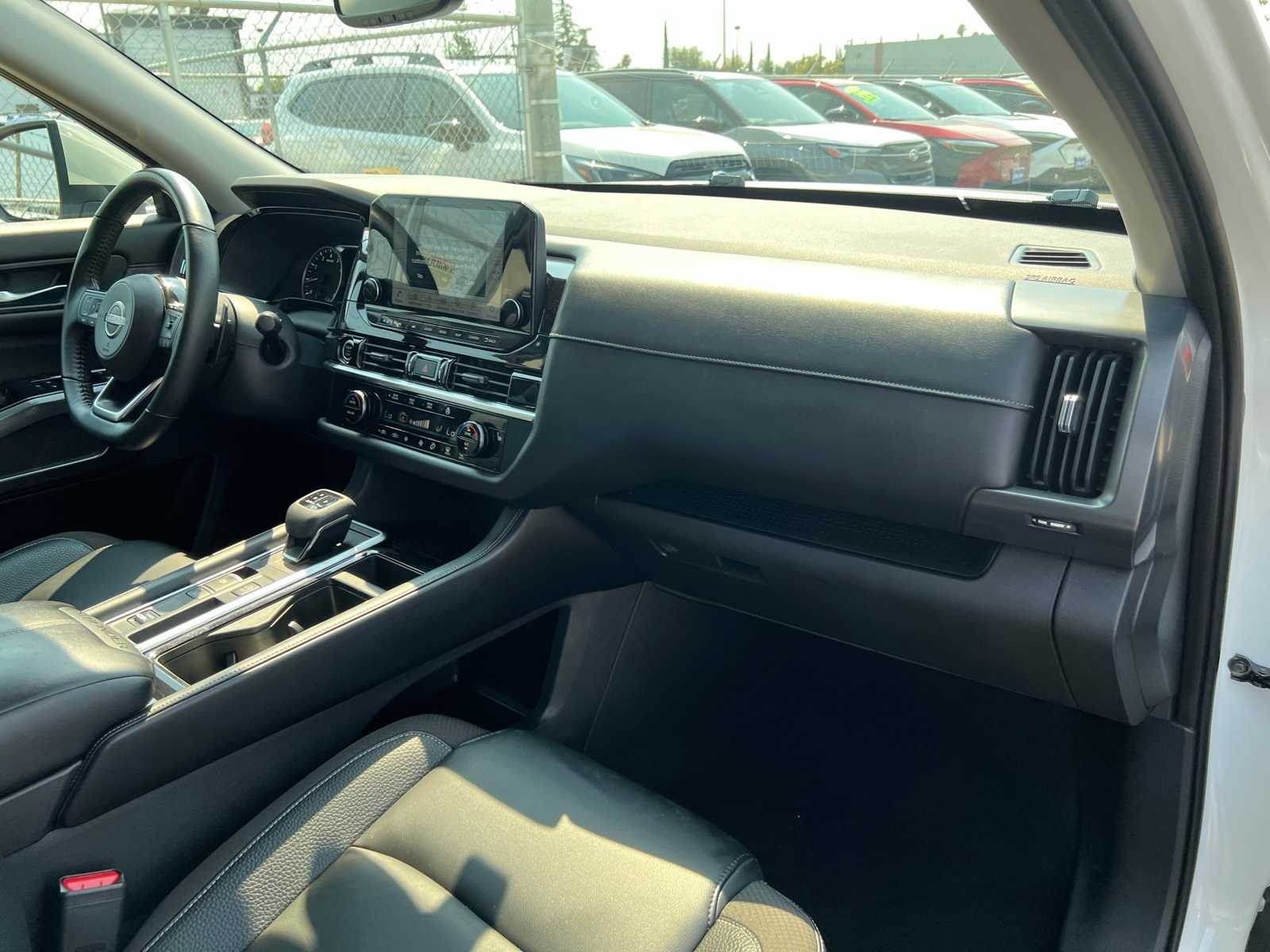 Thumbnail: 2022 Nissan Pathfinder - 26