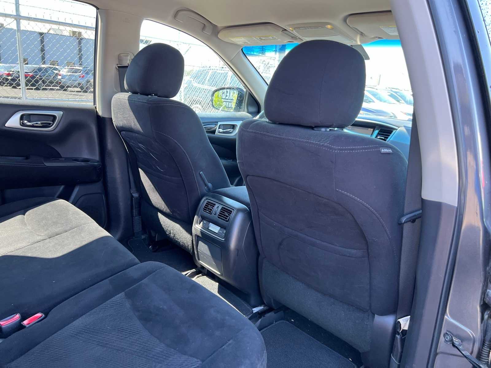 Thumbnail: 2016 Nissan Pathfinder - 22