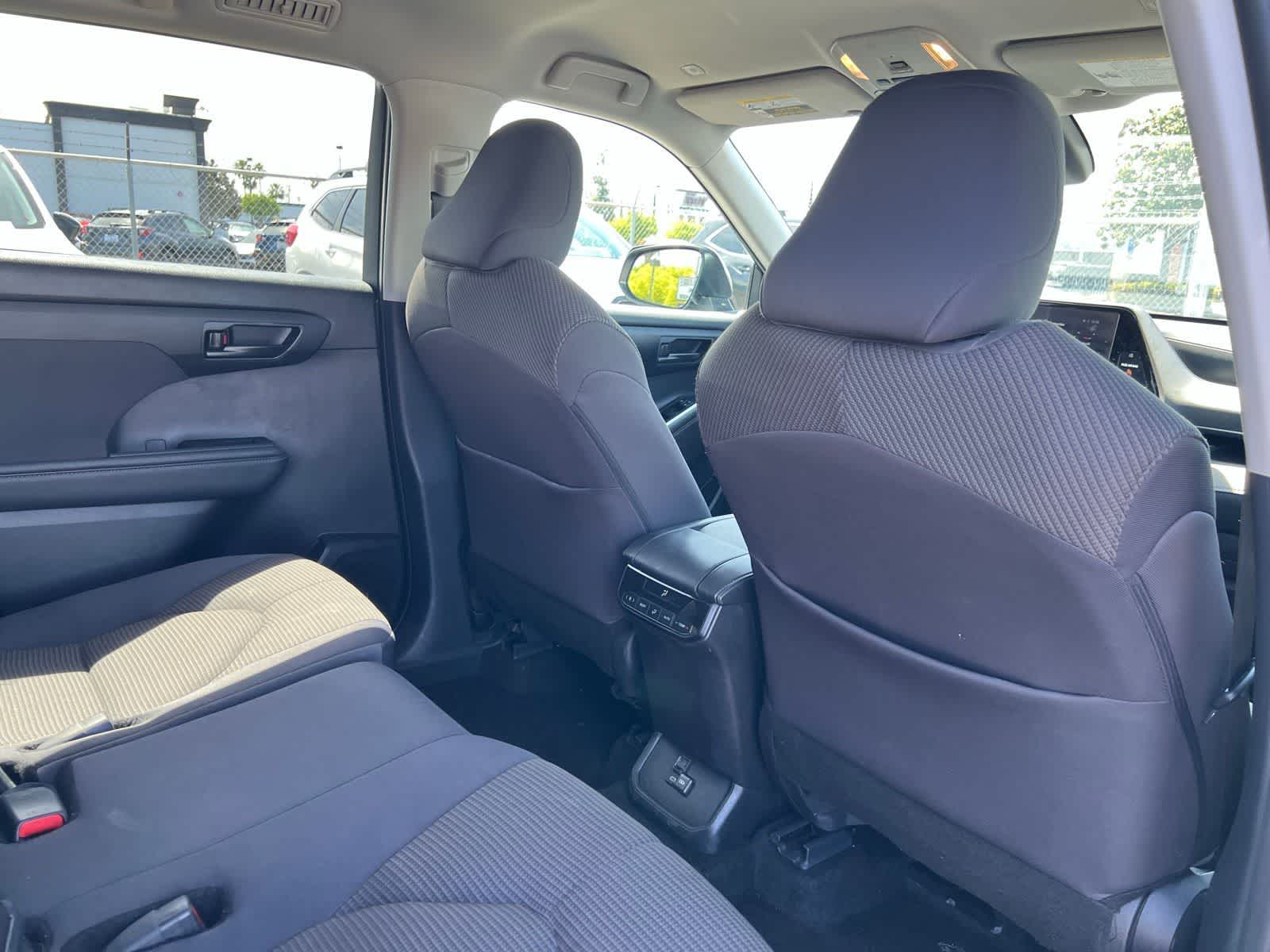 Thumbnail: 2025 Toyota Highlander - 22