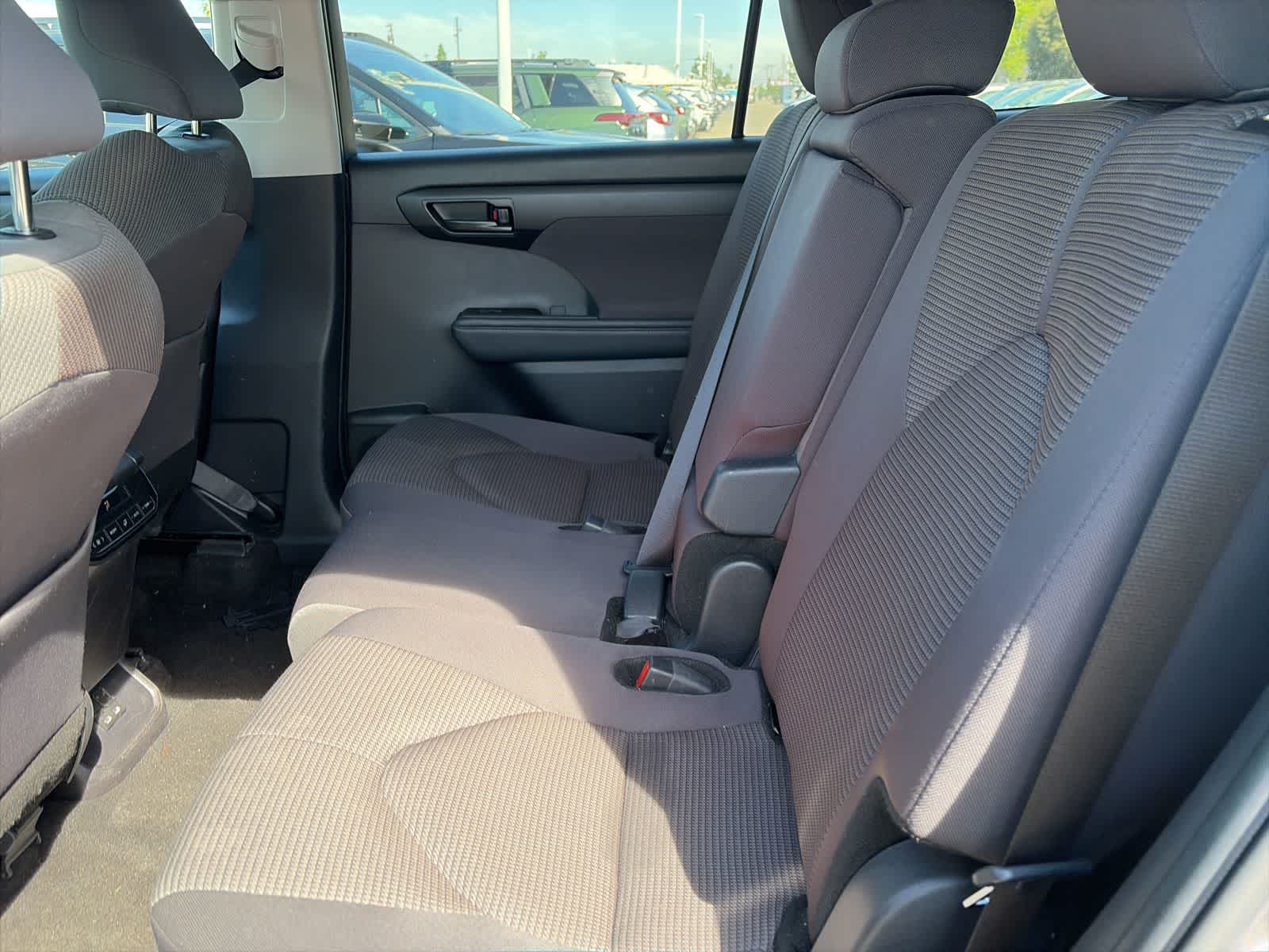 Thumbnail: 2025 Toyota Highlander - 23